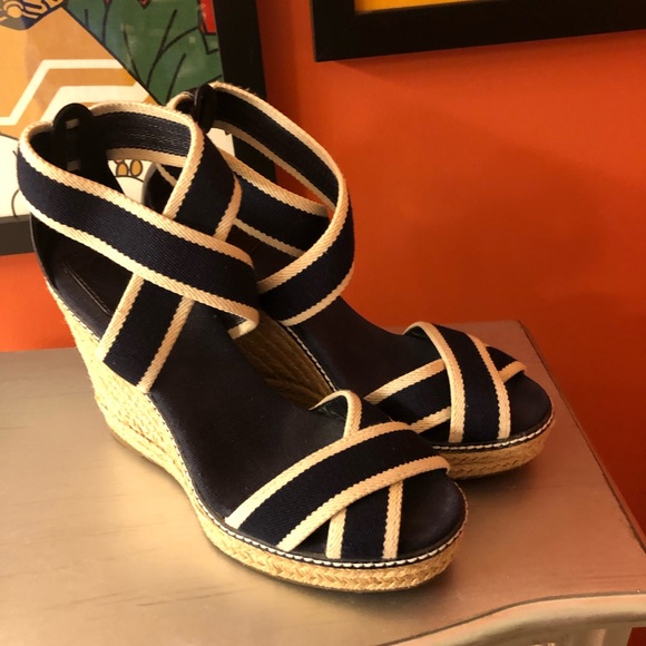 Tory Burch Shoes - Tory Burch size 9 shoes. 🎈